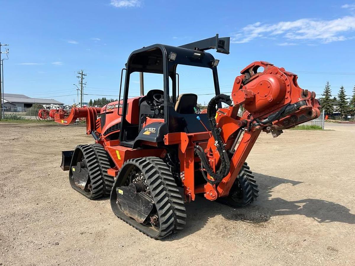 Used 2018 DITCH WITCH RT120 QUAD