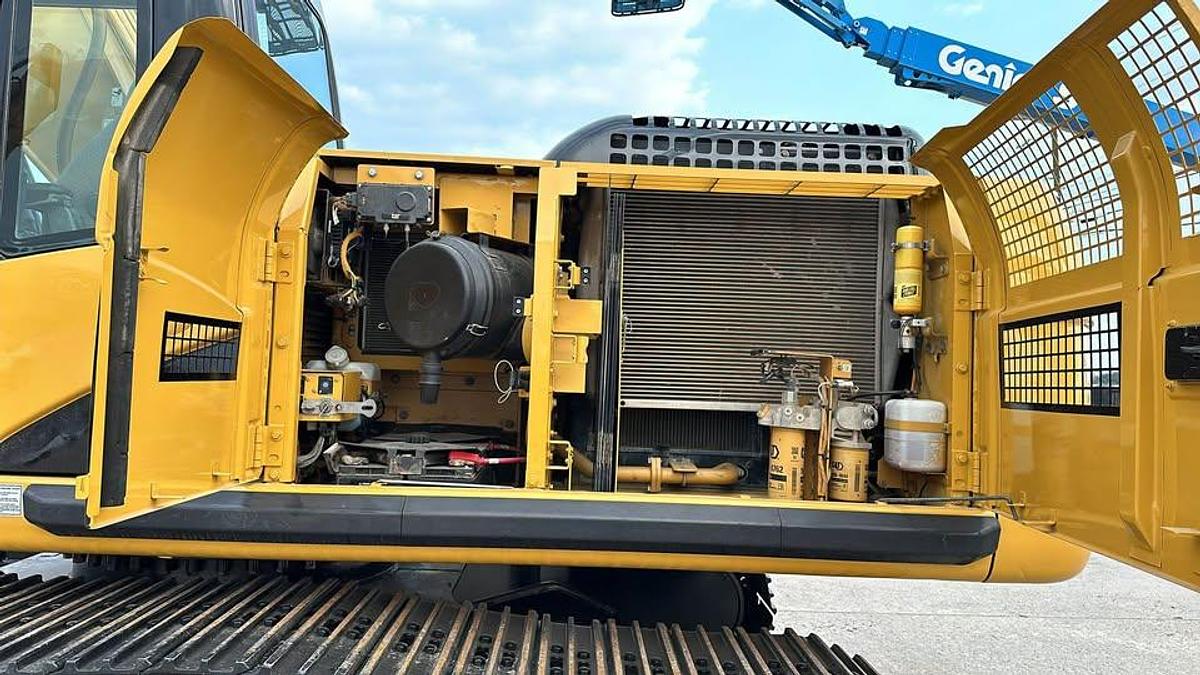 Used 2008 Caterpillar 325D