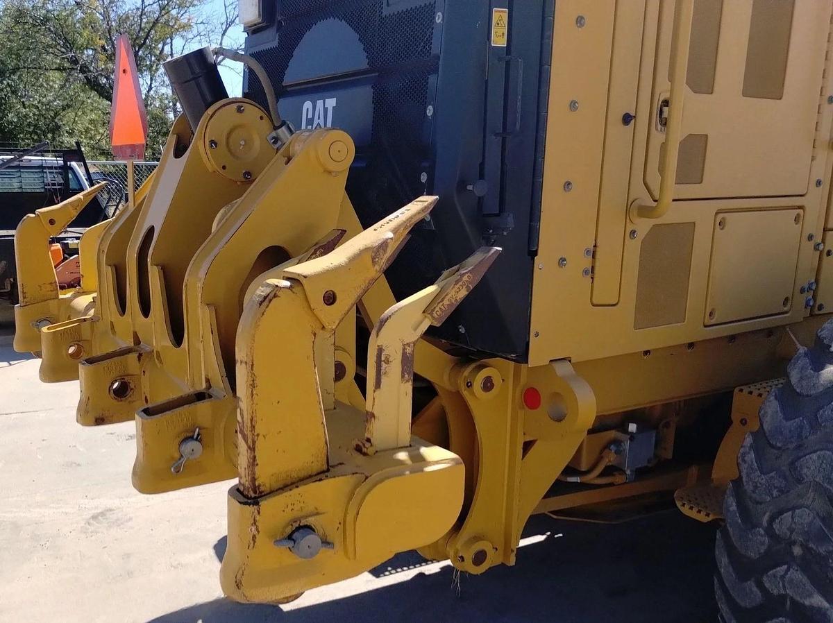 Used 2017 Caterpillar 140M3 — REPO MACHINE