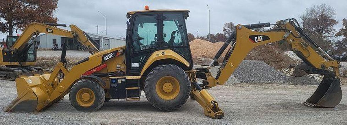 Used 2018 Caterpillar 420F2