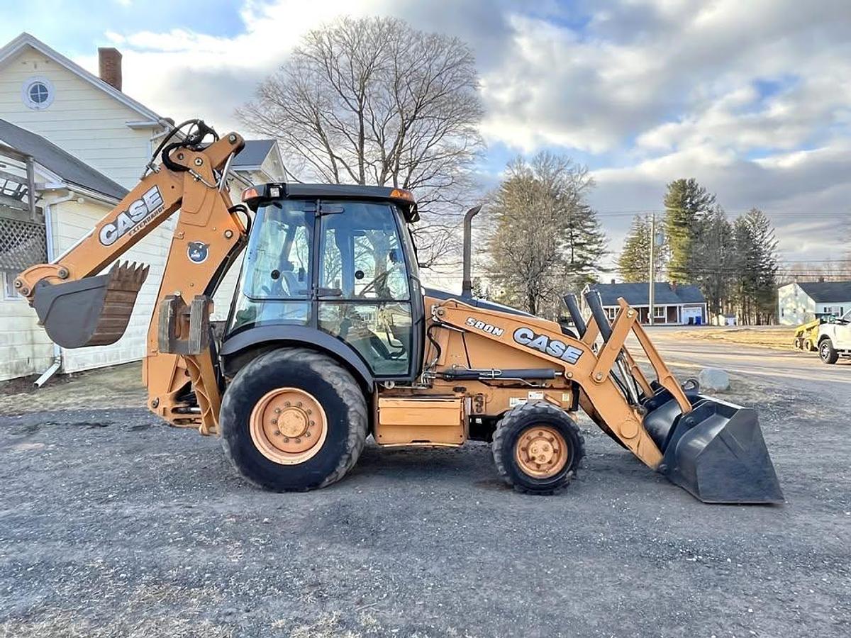Used 2012 Case 580N