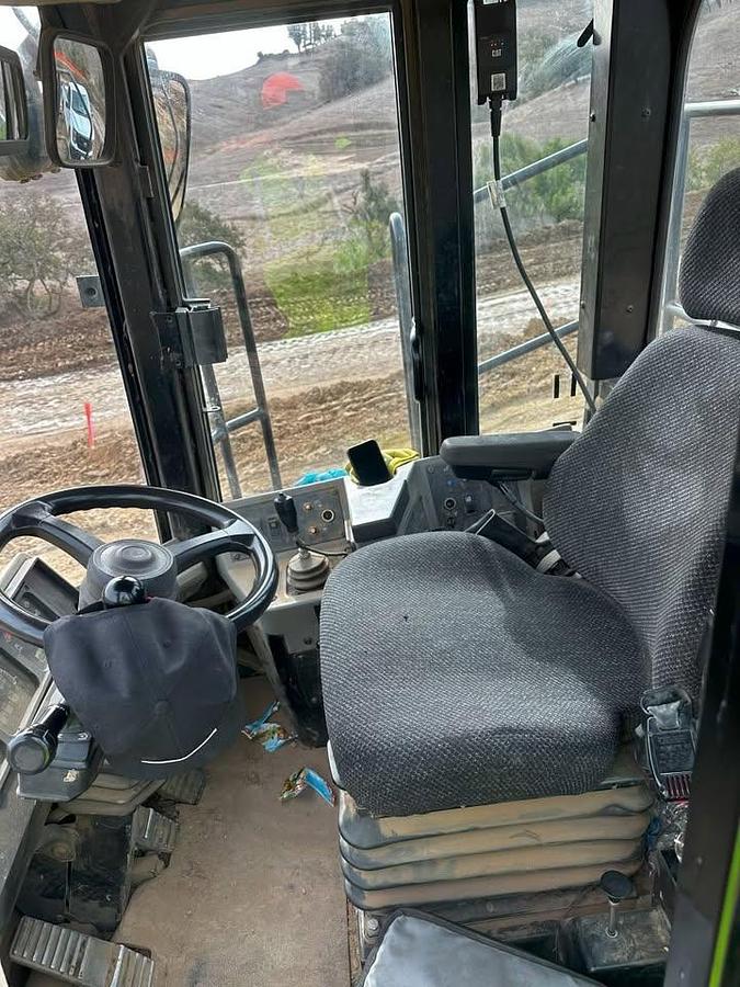 Used 2012 Caterpillar 815f2