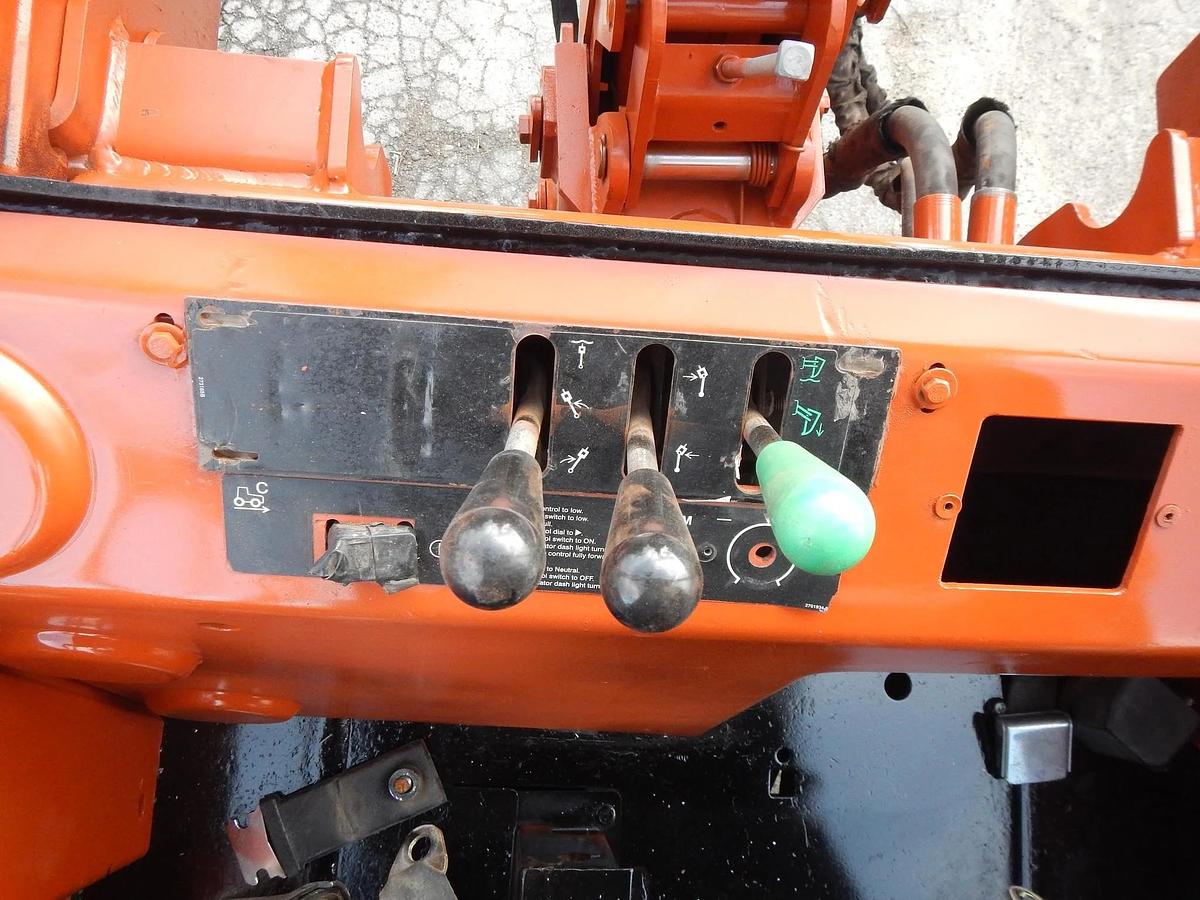 Used 2015 DITCH WITCH RT120 QUAD