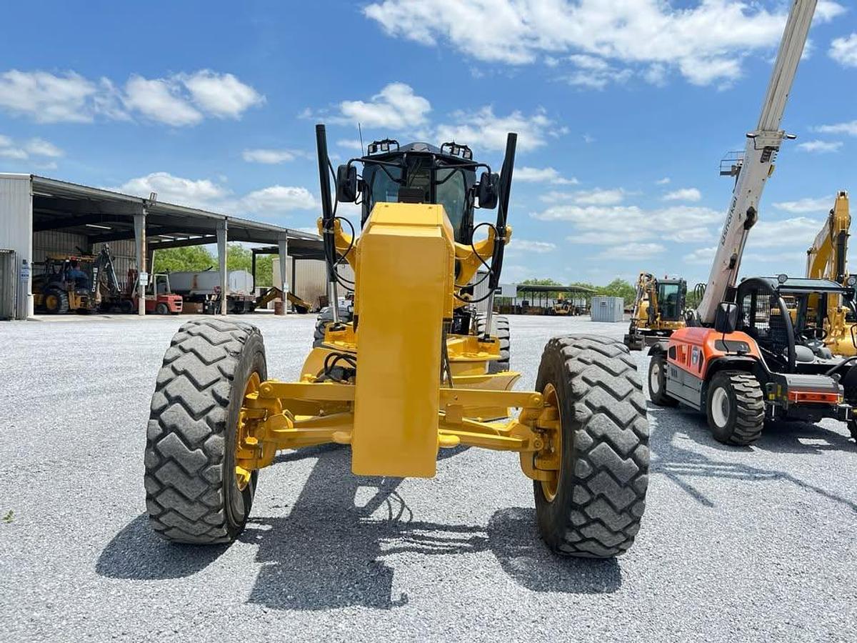Used 2015 Caterpillar 140M3