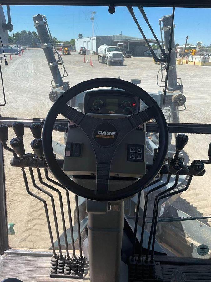 Used 2017 CASE 865B