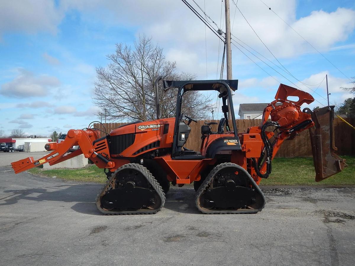 Used 2015 DITCH WITCH RT120 QUAD