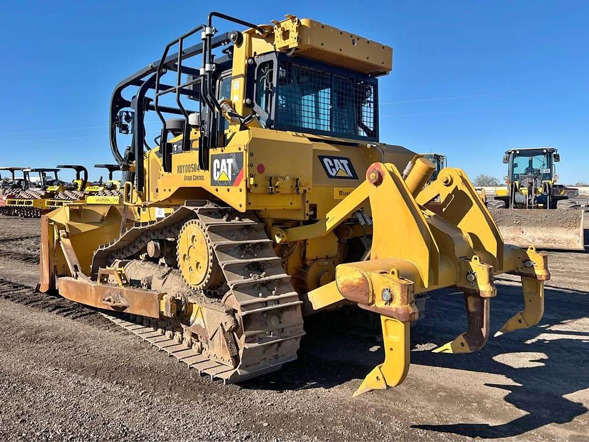 Used 2019 Caterpillar D6T XL / Ripper