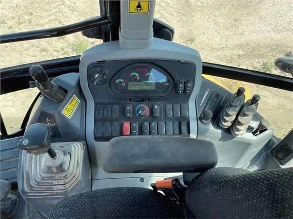 Used 2019 Caterpillar 416F2