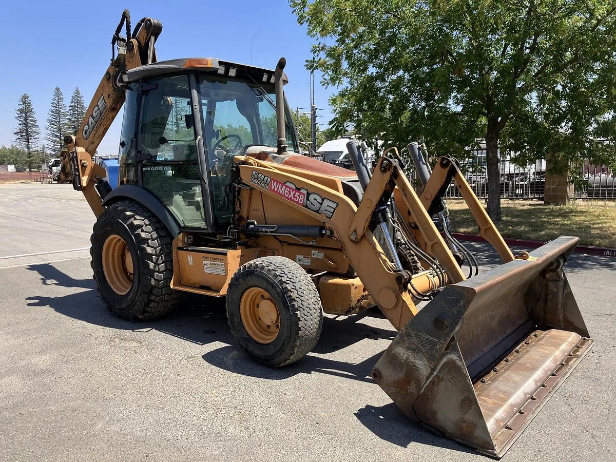 Used 2013 Case 590SN