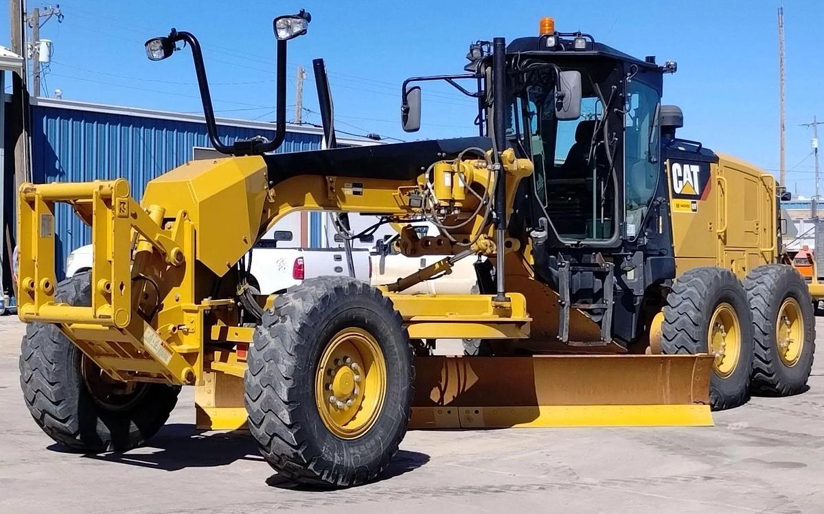 Used 2017 Caterpillar 140M3 — REPO MACHINE