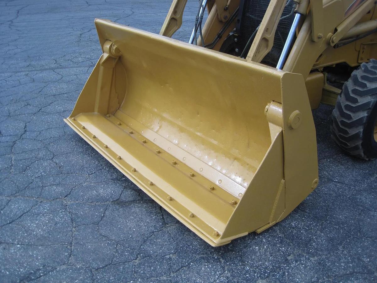Used 2007 CASE 580M II