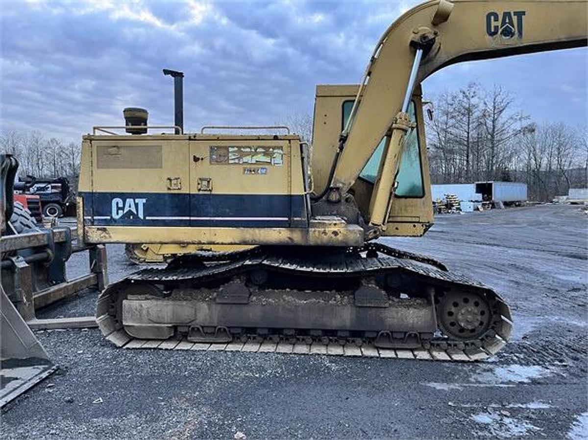 Used 1988 CATERPILLAR 215B LC