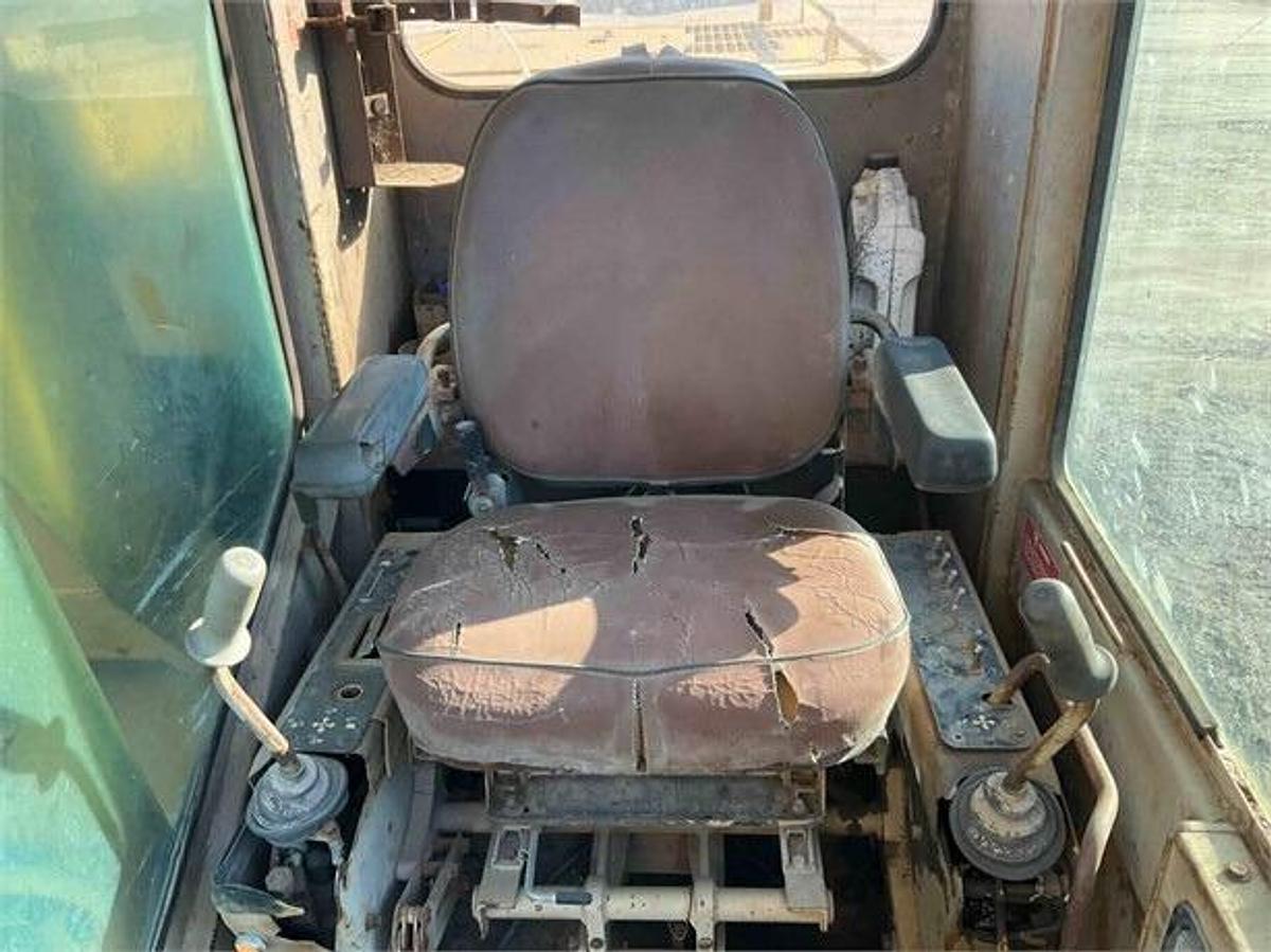 Used 1979 CATERPILLAR 215