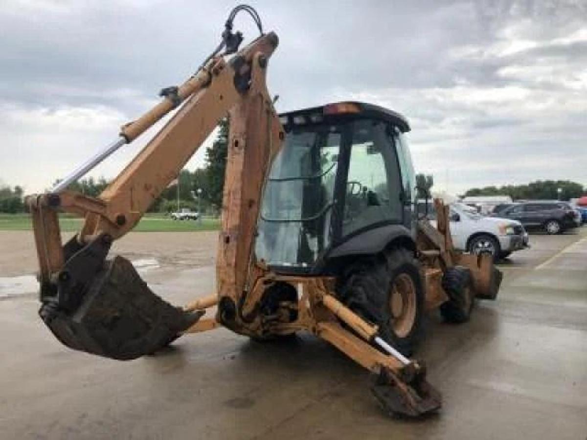 Used 2007 Case 580M