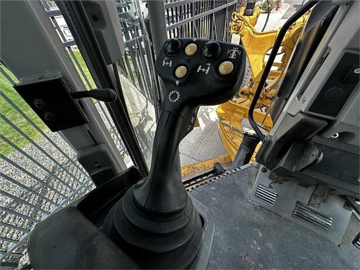 Used 2008 Caterpillar 140M