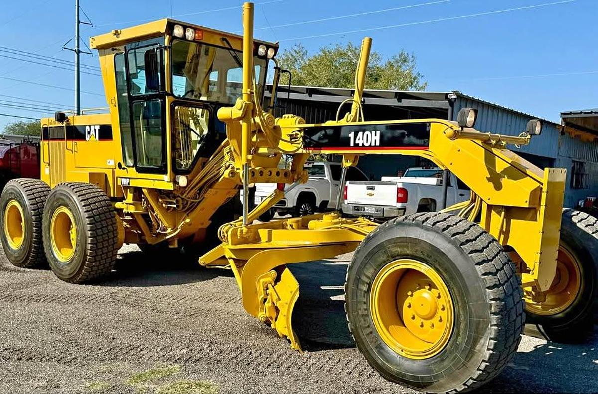 Used 2003 Caterpillar 140 H