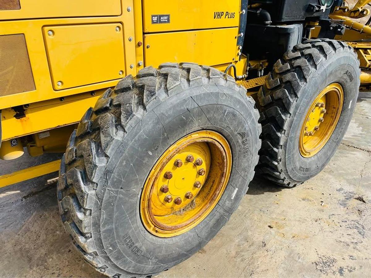 Used 2013 CATERPILLAR 120m2