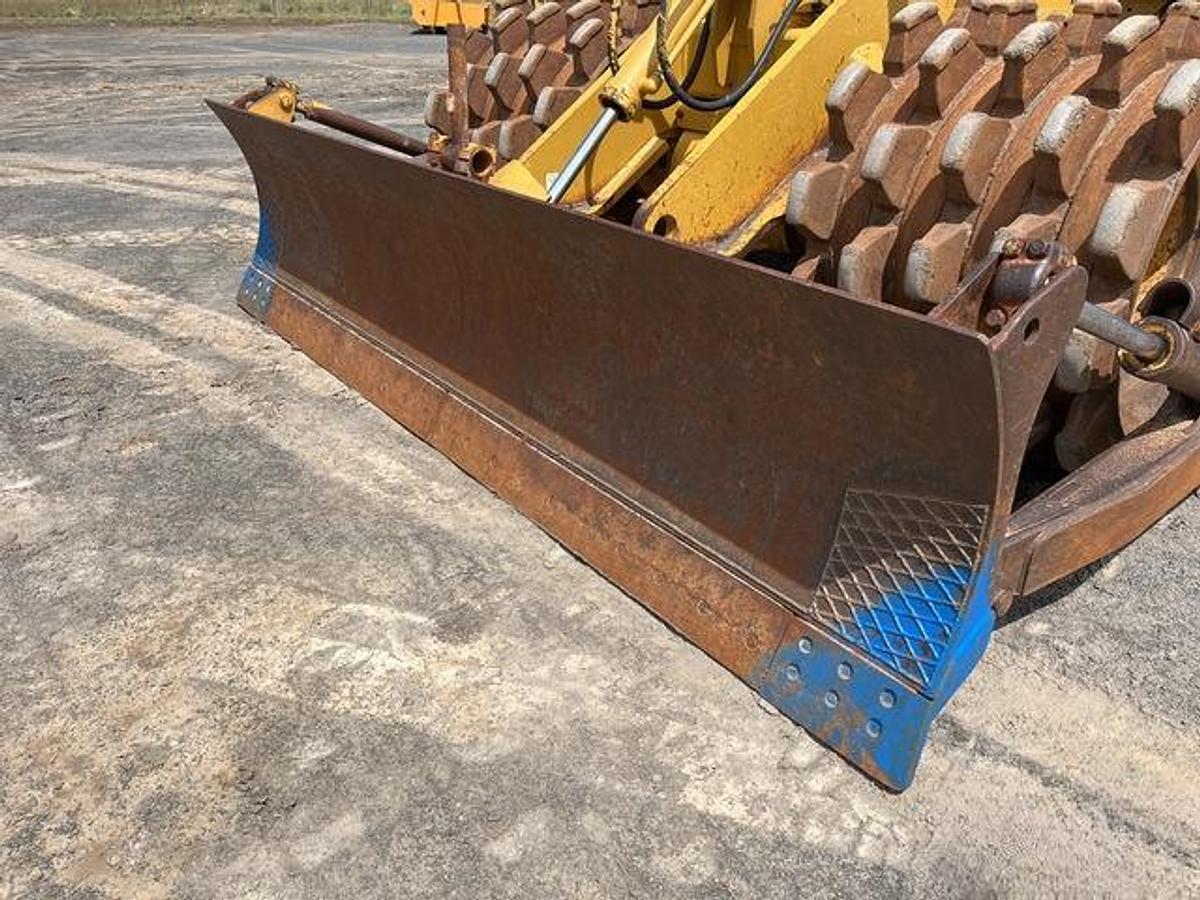 Used 2006 CAT 815F