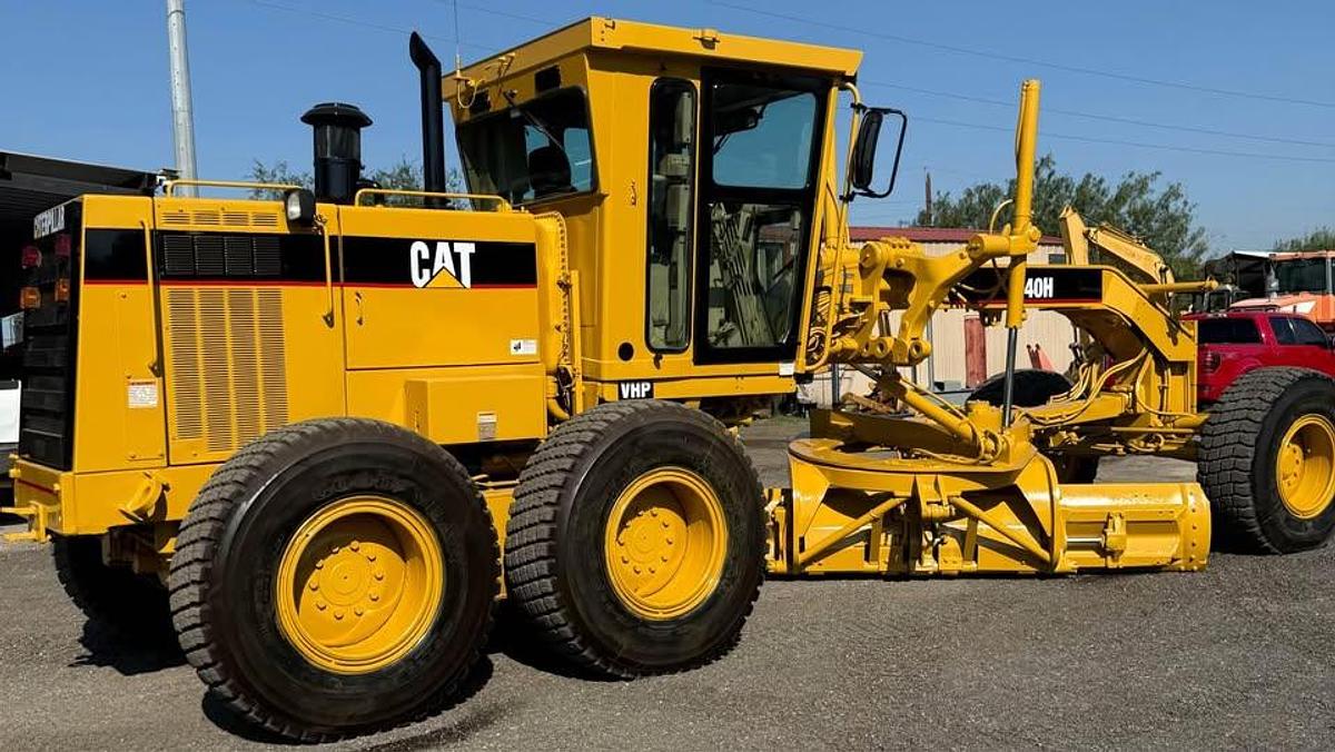 Used 2003 Caterpillar 140 H