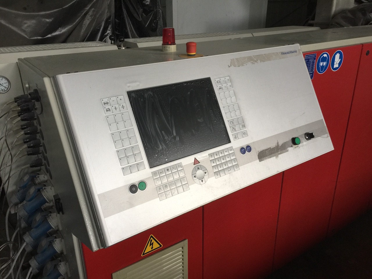 Usado 2007 Krauss Maffei KMD 90-32/P 1783