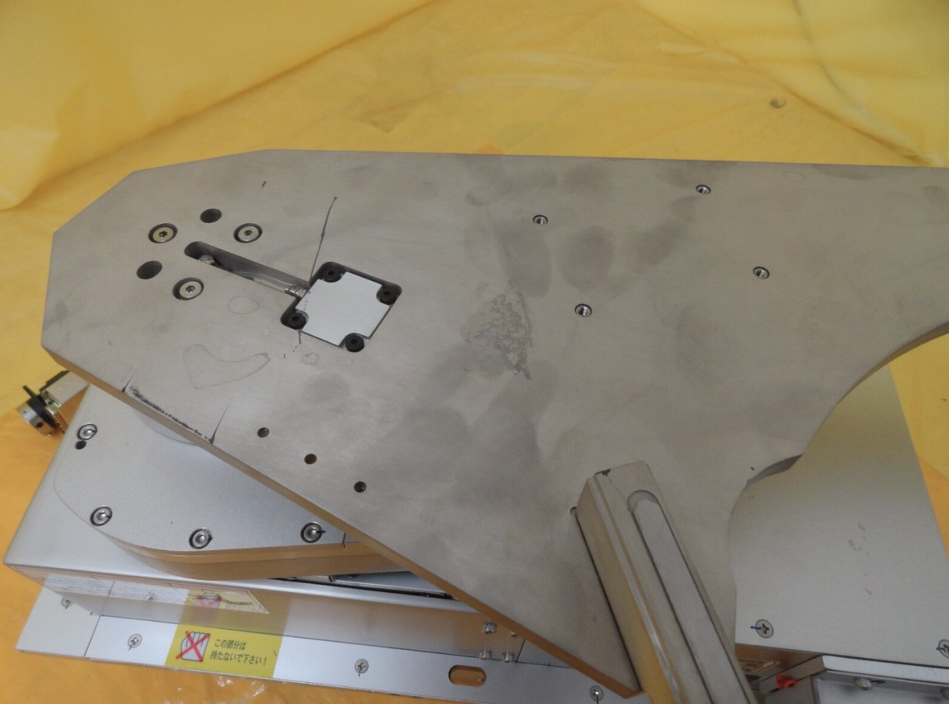 Used Kawasaki NS110C-B001 Chuck Box Robot 4K192-238-4 NSR-S307E DUV Sheared Pin As-Is