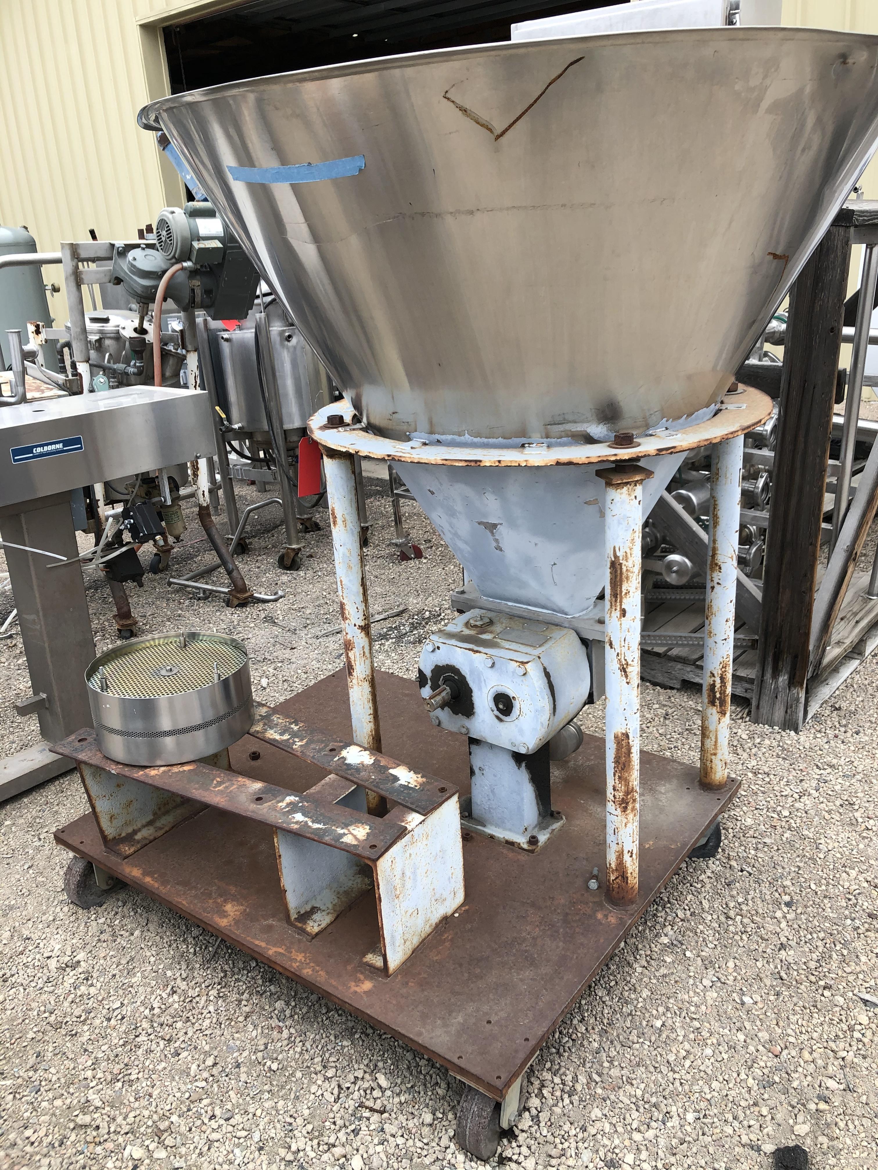 Used CONICAL STORAGE TANK + RECTANGULAR FLANGE PUMP