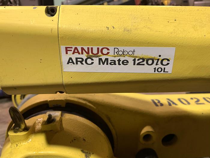 Used FANUC ARCMATE 120iC/10L 6 AXIS CNC MIG WELDING ROBOT WITH R30iA CONTROLLER