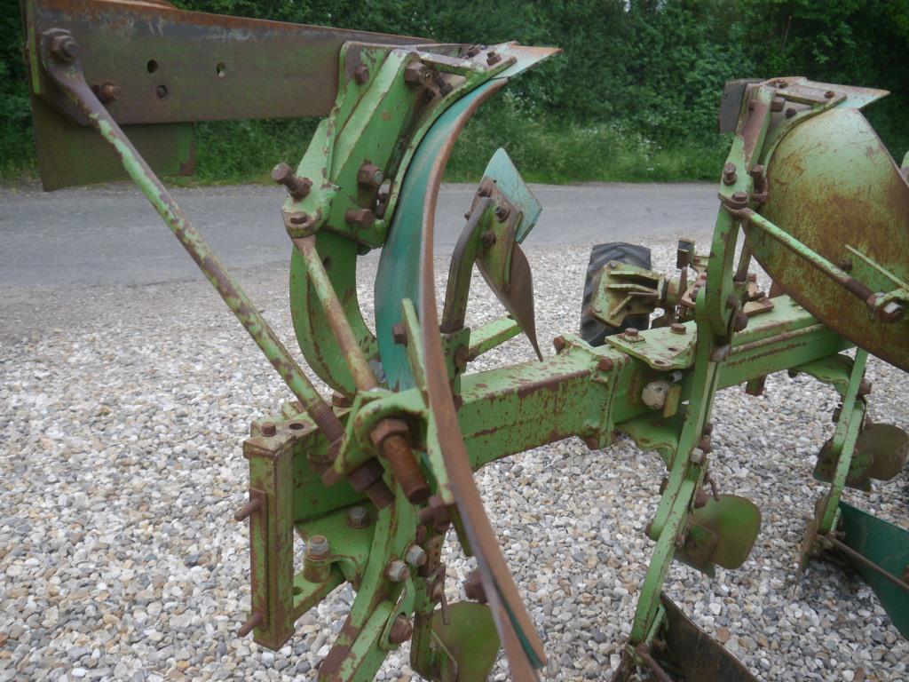 Used Dowdeswell 140MA 6+1 Furrow Plough