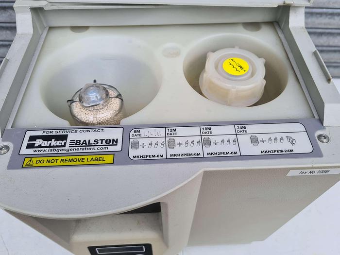 Used Parker Balston H2PEM-165 Hydrogen Generator