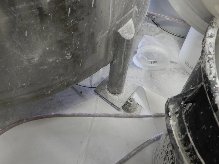 Used DUPONT AIR WEIGH HOPPER WITH DOUBLE SHAFT MEYERS DISPERSER AND TANK