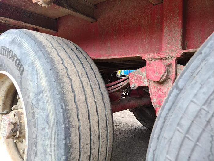 Used 1981 METALOVOUGA 3 AXLE STEEL SUSPENSION DRUM BRAKES  385 65R22.5