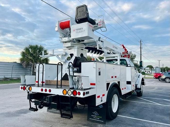 Used Terex Commander C4047 Digger Derrick on 2011 Ford F750 Reg Cab Utility Truck - 96762