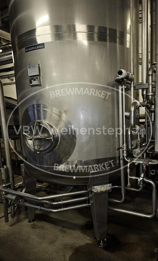 Gebraucht stehender Puffertank für Pasteurisiertes Bier (Drucktank)