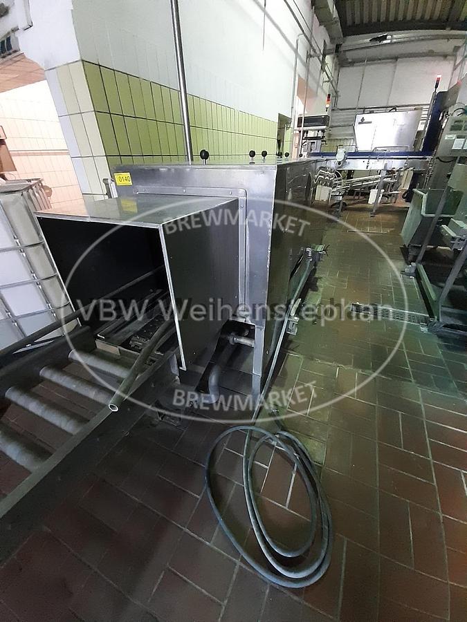 Used crate washer