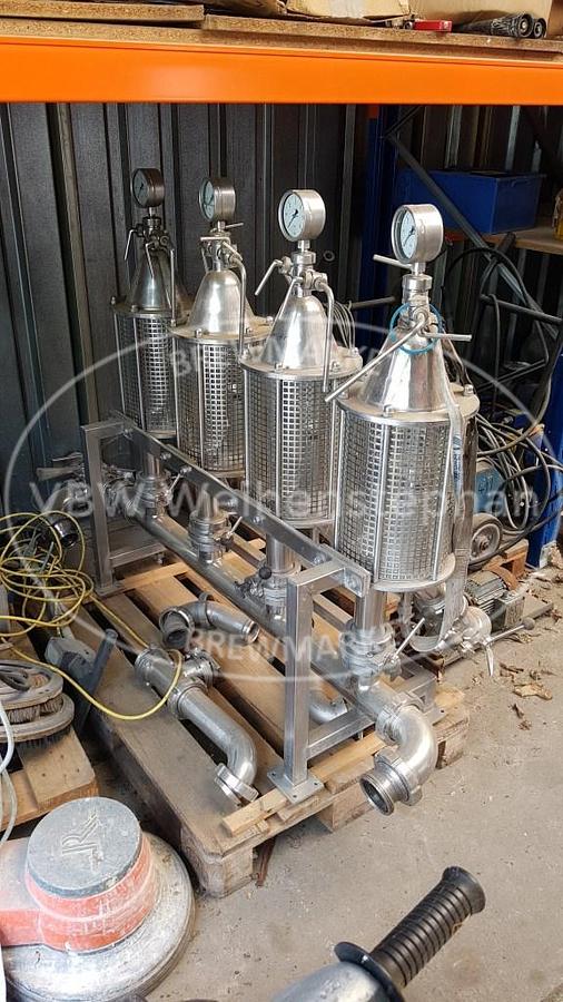 Used blending apparatuses