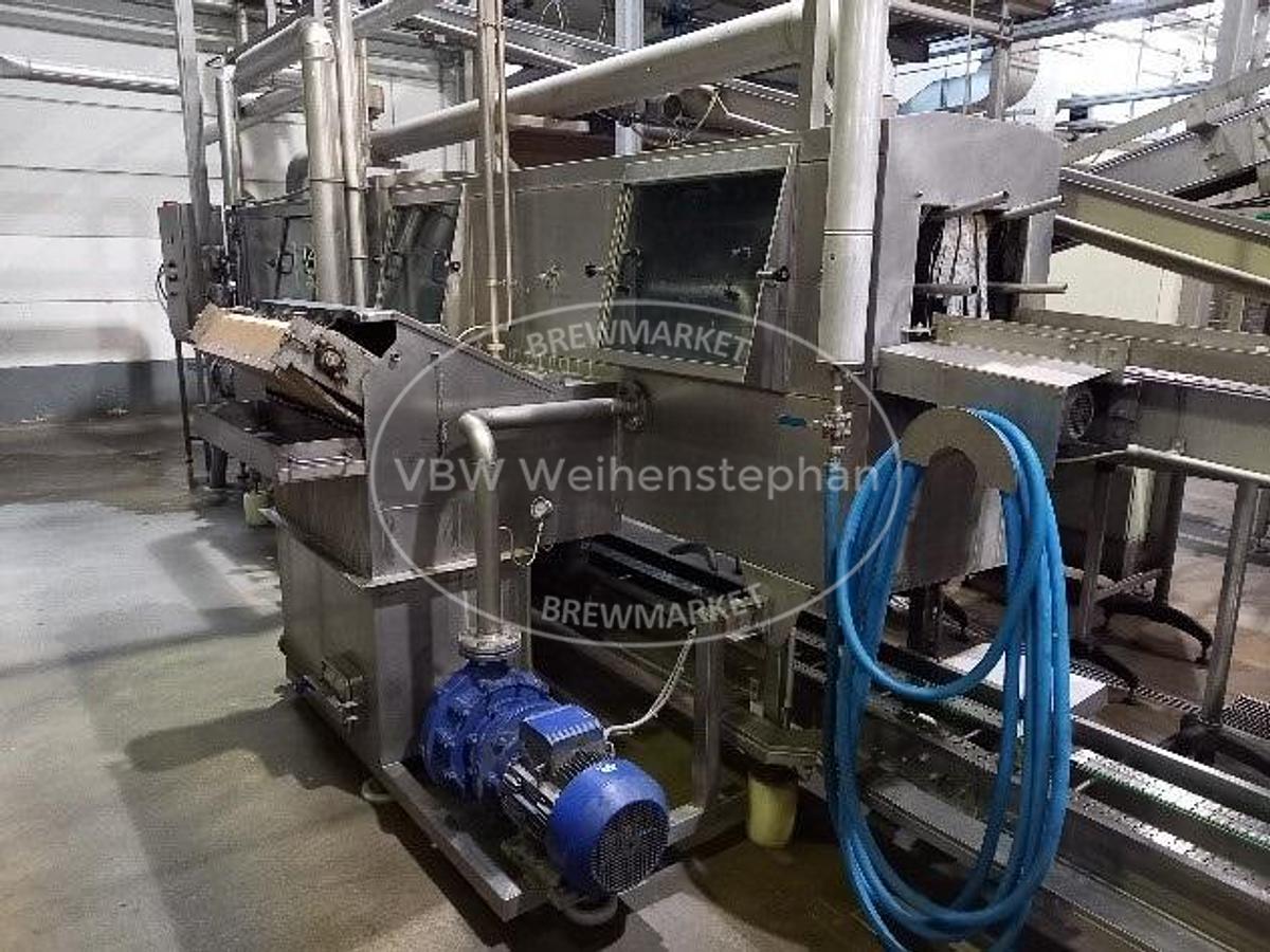 Used Crate cleaning system