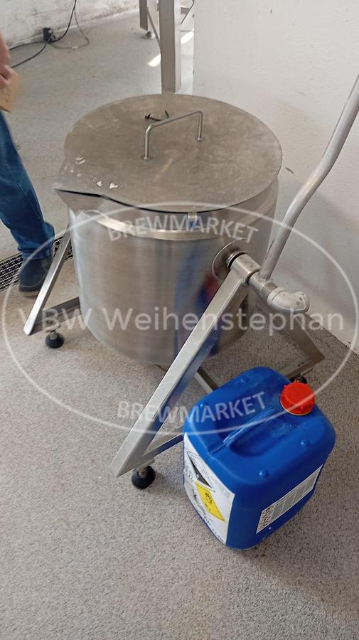 Used yeast tub