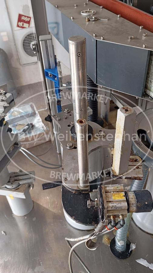 Used labeling machine