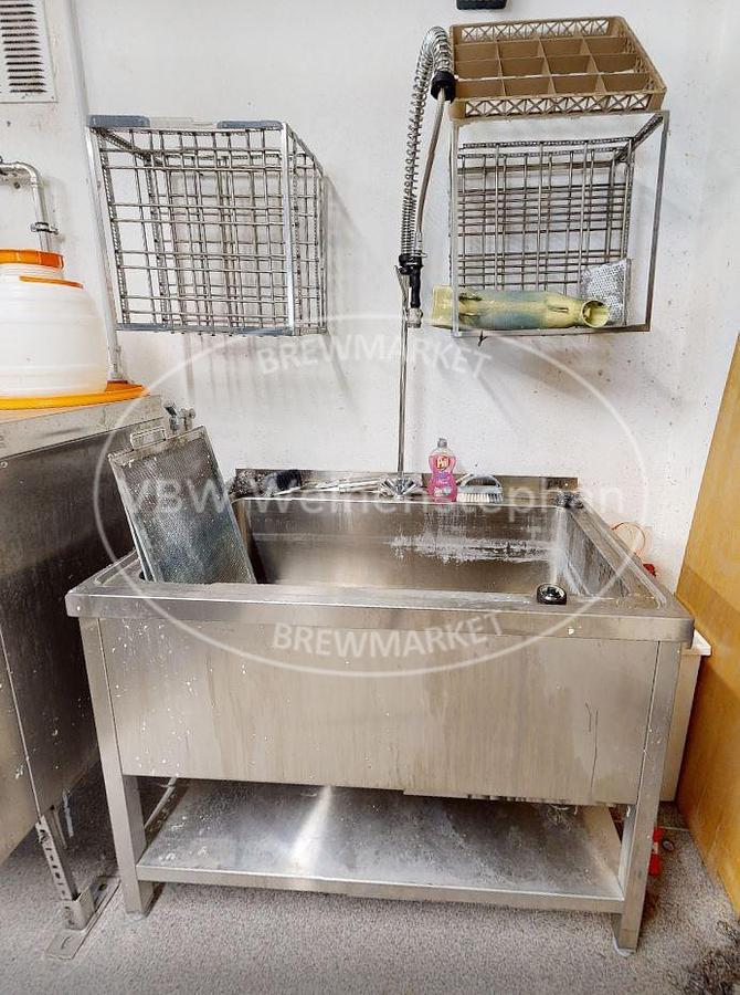 Used washing basin
