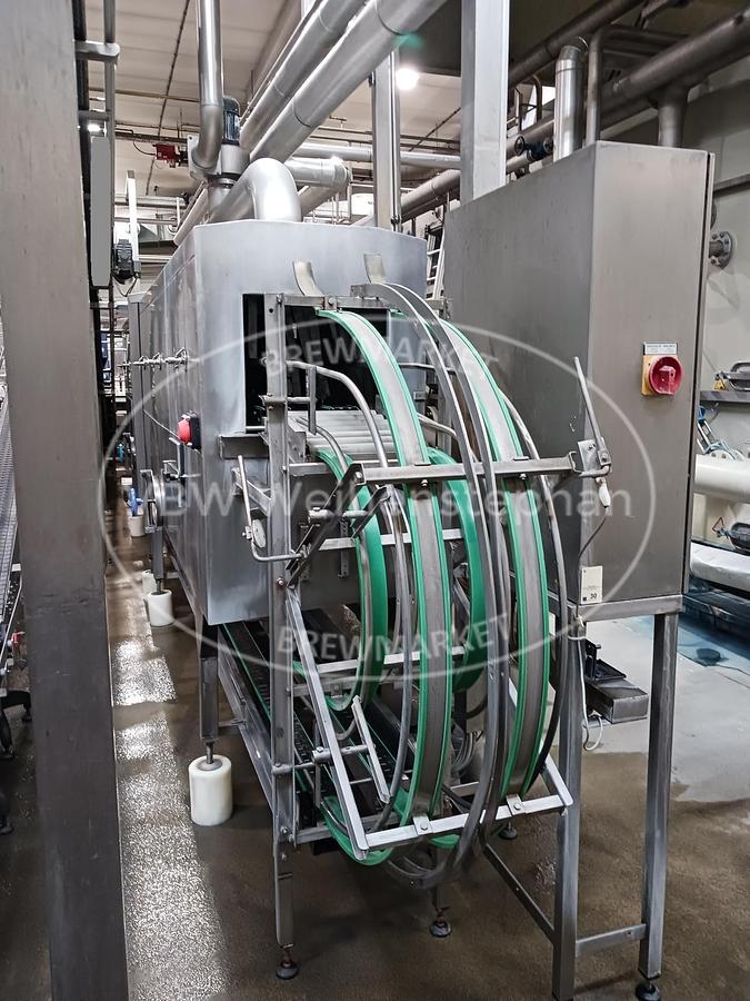 Used Crate cleaning system