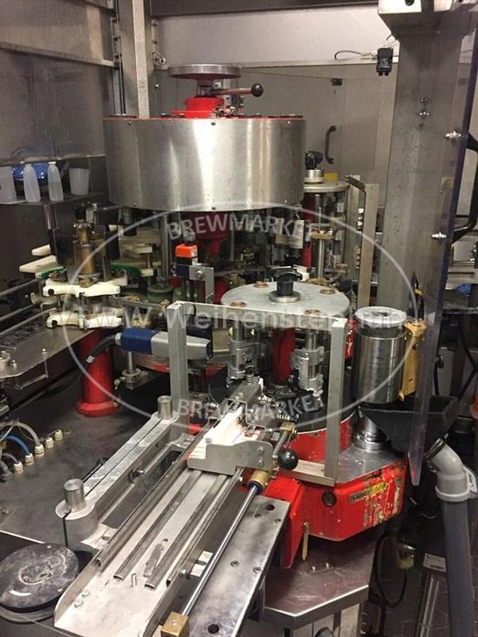 Used bottle labeling machine for swing stopper bottles