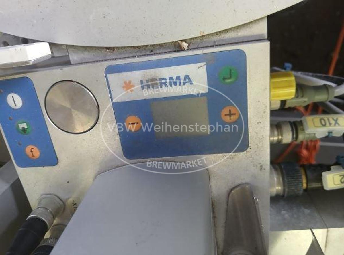 Used Filling, sealing and labelling machine for plastic buckets; manufactured between