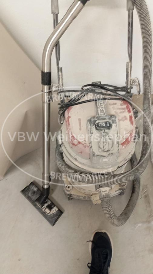 Used Industrial vacuum cleaner