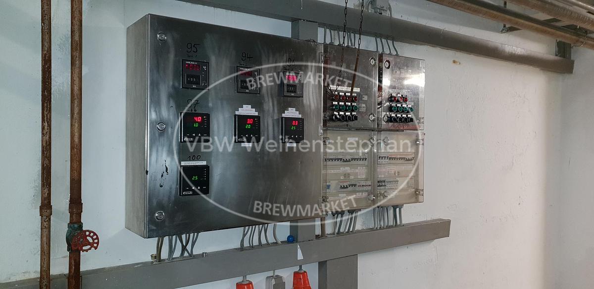 Used storage tanks [6 pcs.]