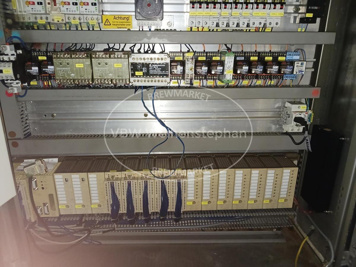 Used bottle cleaning machine