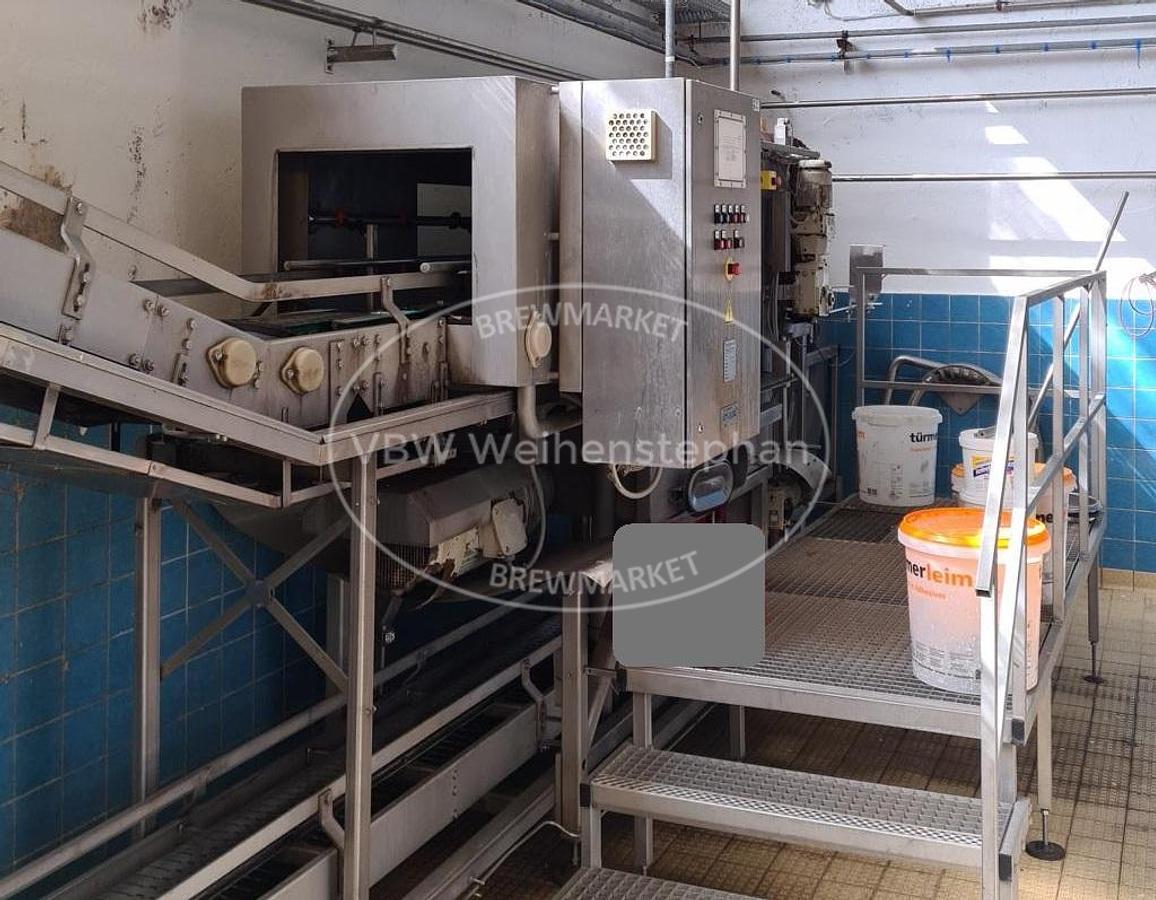 Used Crate cleaning system