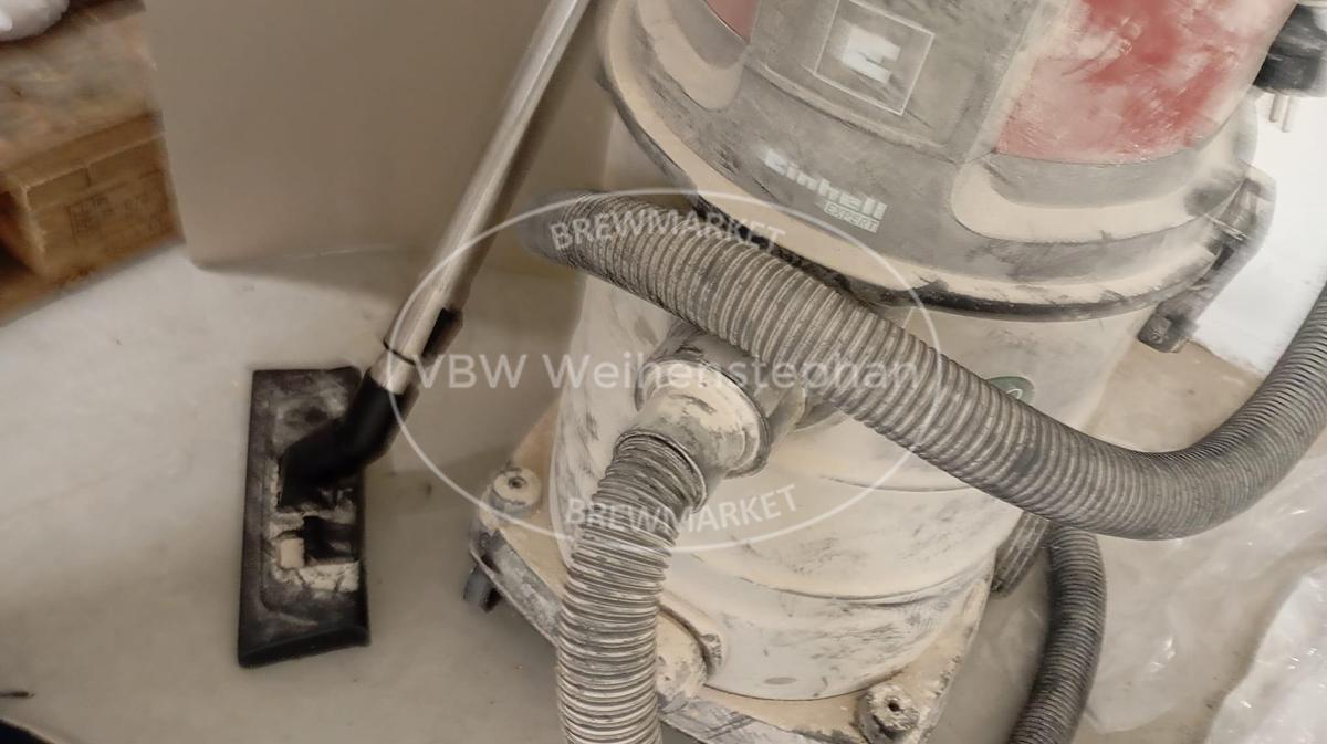 Used Industrial vacuum cleaner