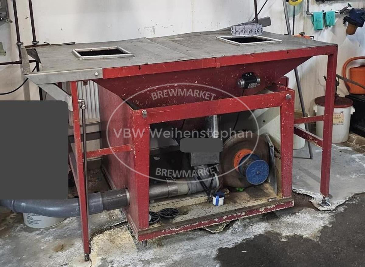 Used Rinsing, filling and sealing machine