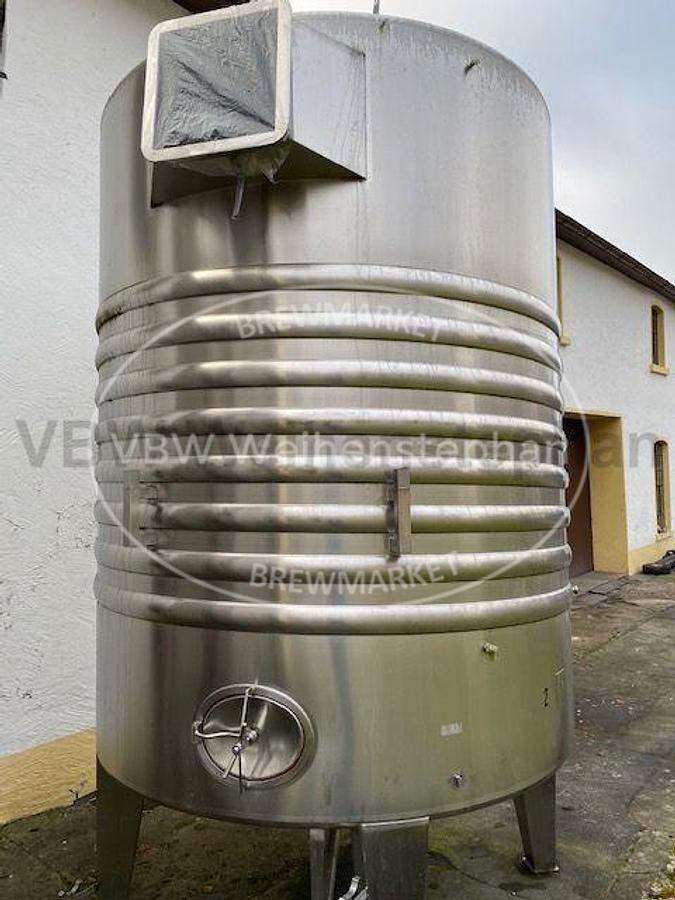 Used wheat beer fermentation tanks