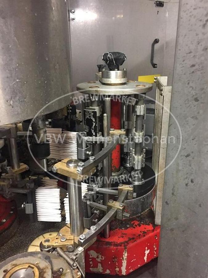 Used bottle labeling machine for swing stopper bottles